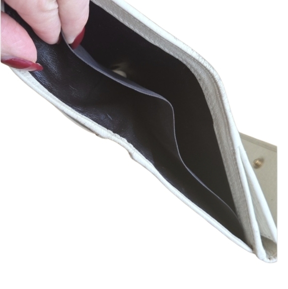 Gucci Guccicima Gold Accent Beige Leather  Wallet - Picture 5 of 11